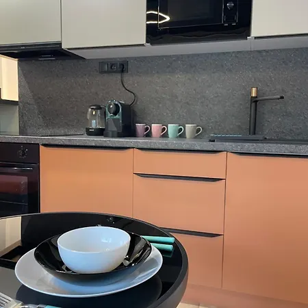 Апартаменты Nearby Center For The Discerning